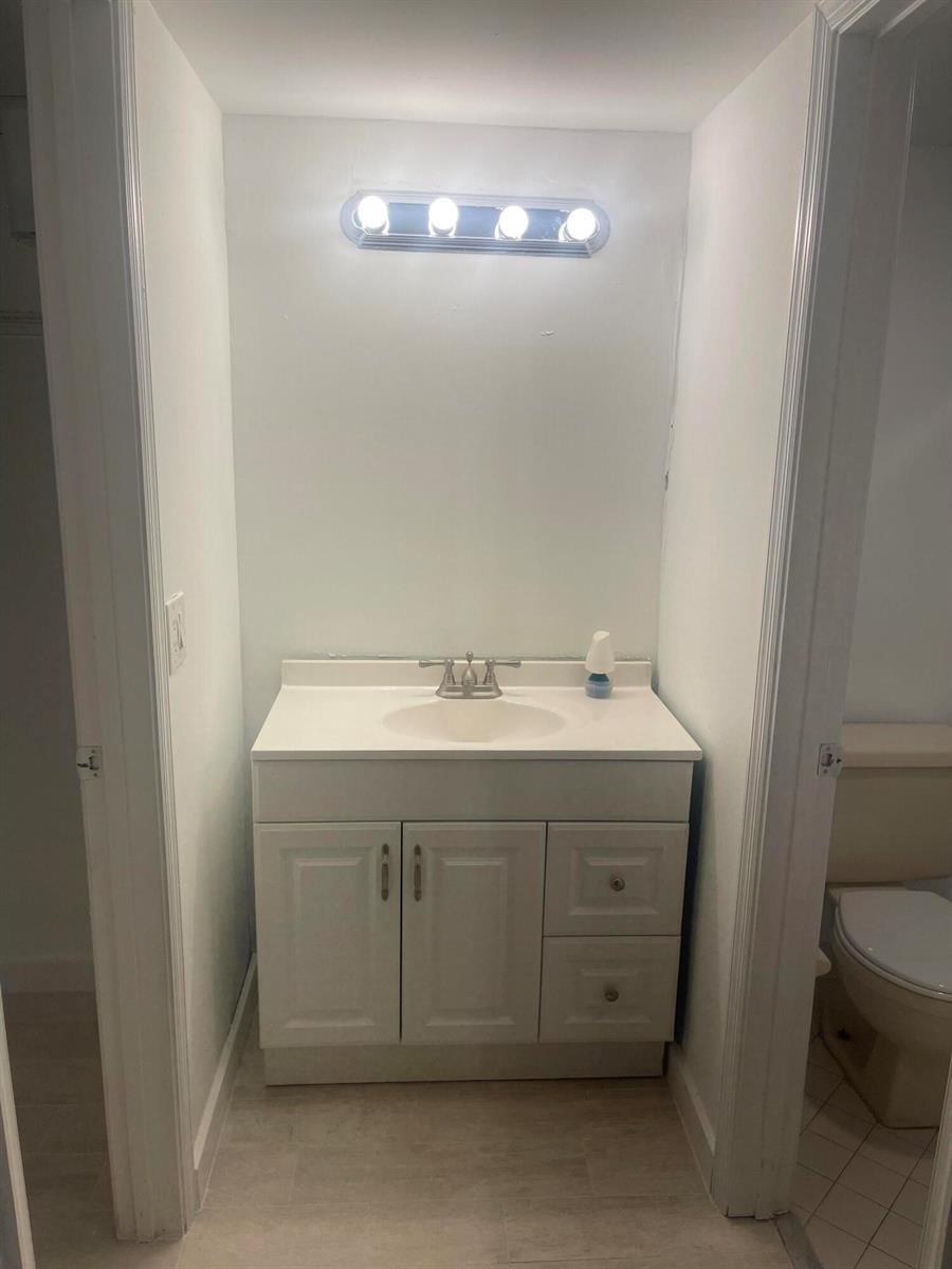 Building Photo - 4259 Oak Terrace Dr