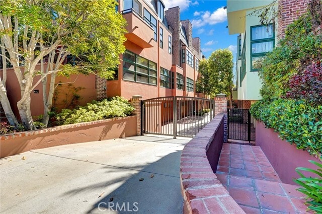 Building Photo - 2323 S Beverly Glen Blvd