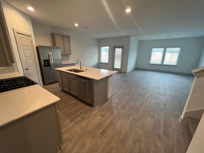 Building Photo - 7719 Brushwood Dr