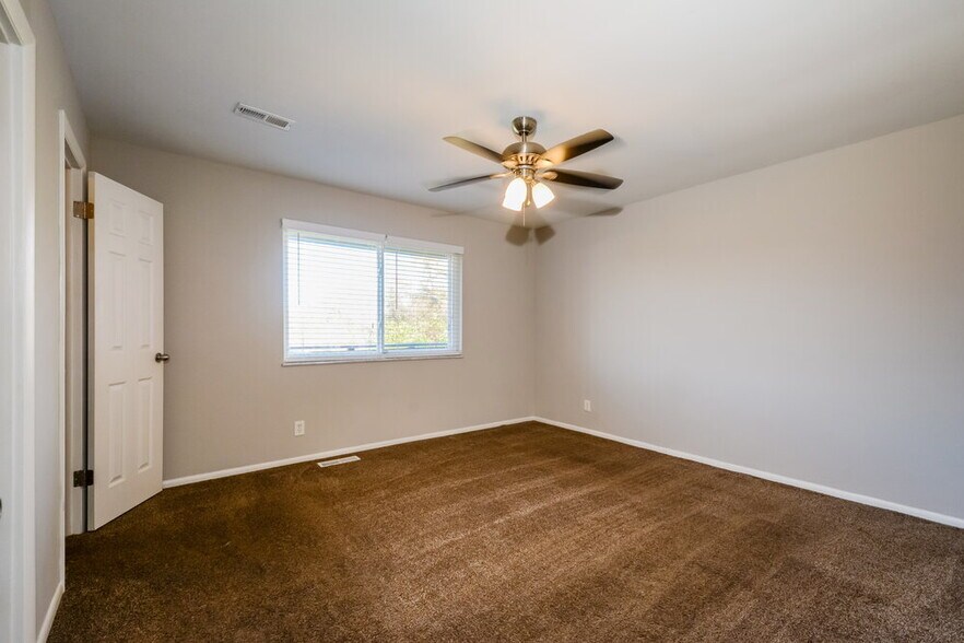 Building Photo - 5305 Springtrail Dr