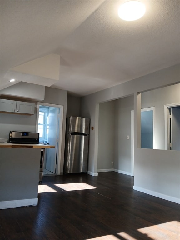 Building Photo - 98 Morton St