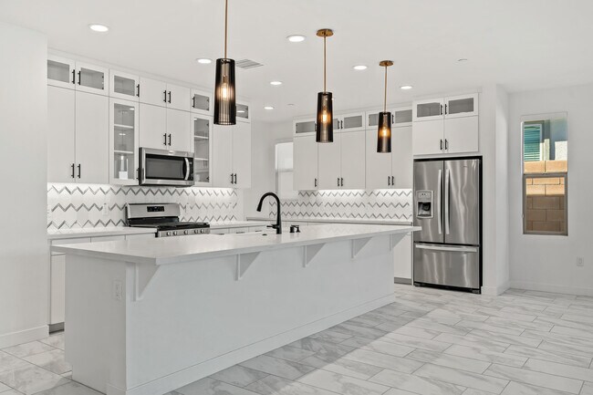 Building Photo - 73584 Henri Dr