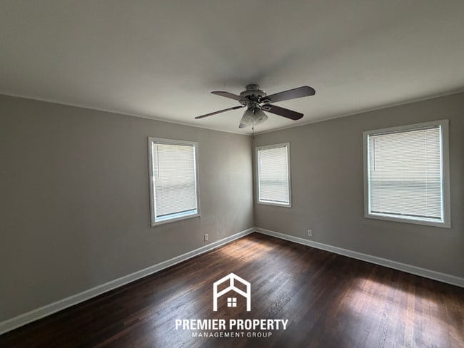 Building Photo - Charming 3BR Home in 38117 | Hardwood Floors & Large Fenced Backyard
