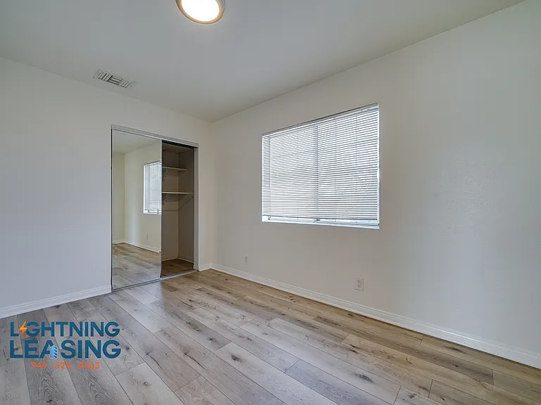 Building Photo - 2134 Cloverdale Ave