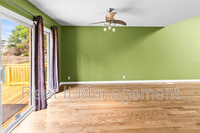 Building Photo - 15421 R St