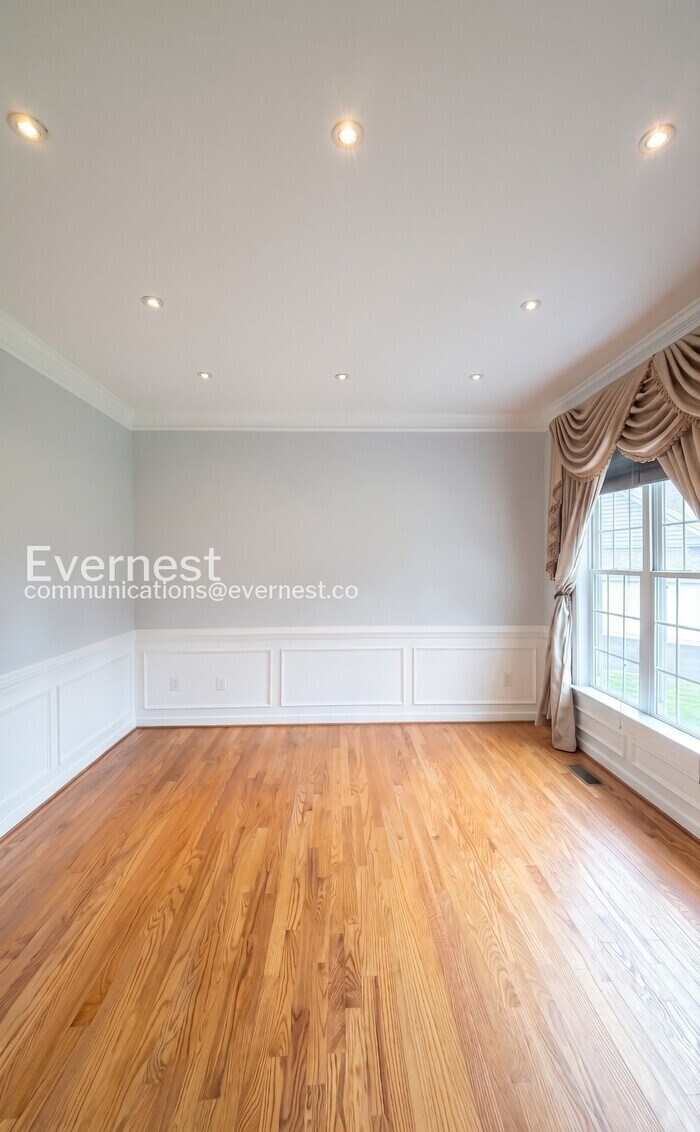 Building Photo - 13901 Riverdowns N Ct