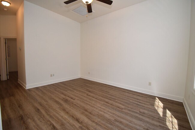 Building Photo - Pine Grove Apartments