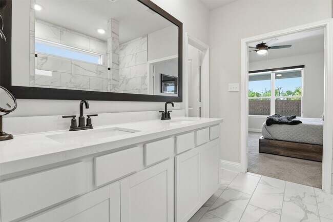 Building Photo - 10126 Water Harbor Dr