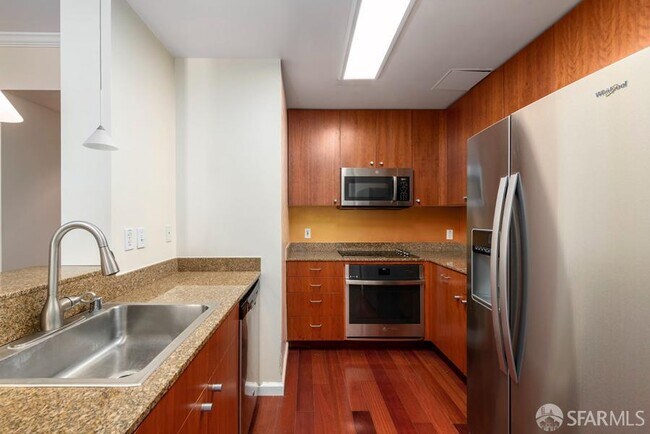 Building Photo - 246 2nd St