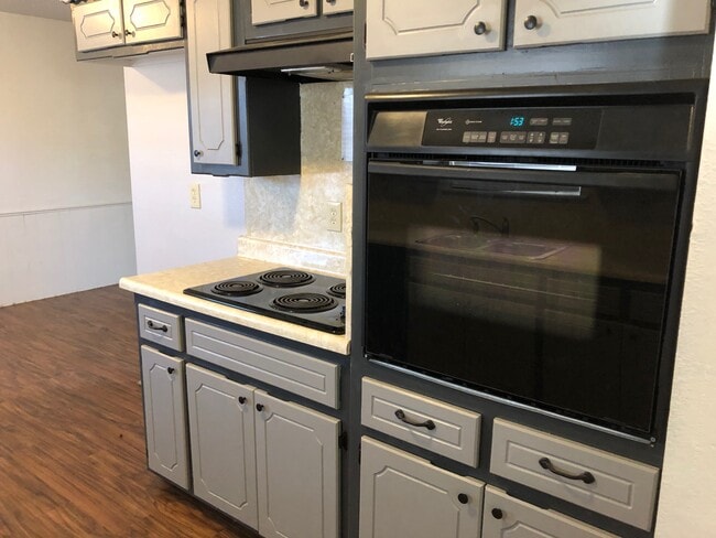 Building Photo - 2703 Del Casa Cir