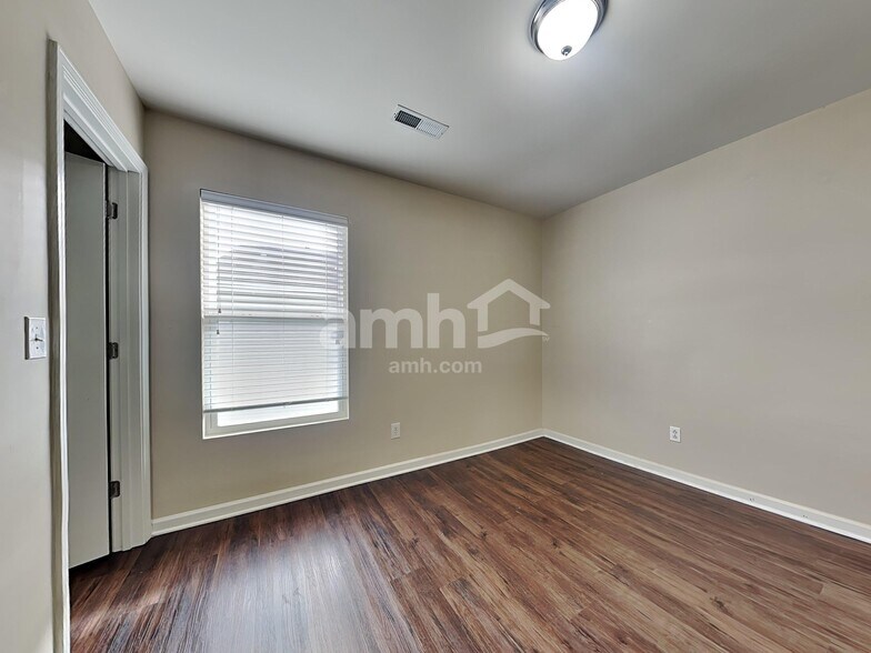 Building Photo - 123 Brookhaven Rd