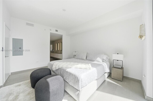 Building Photo - 88 SW 7th St