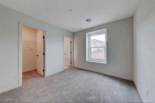 Building Photo - 5668 Hill Spire St