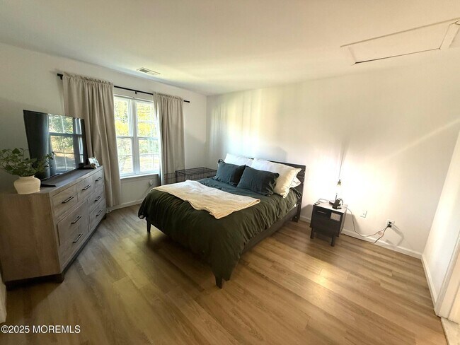 Building Photo - 40 Diane Dr