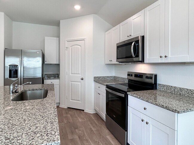 Building Photo - Modern 3-Bed Seguin Home on Greenbelt