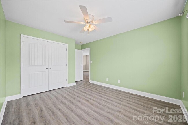 Building Photo - 2090 Shady Pond Dr