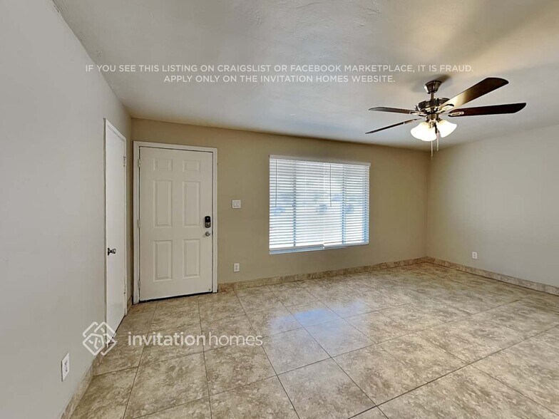Building Photo - 2211 W Palo Verde Dr