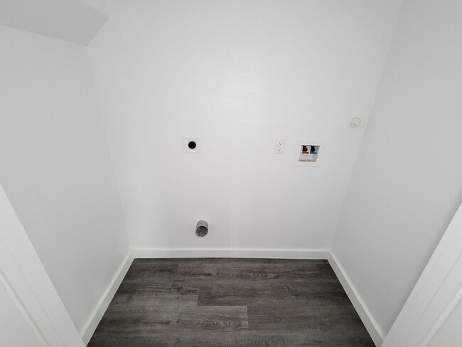 Building Photo - This newly constructed 3-bedroom, 2-bathro...