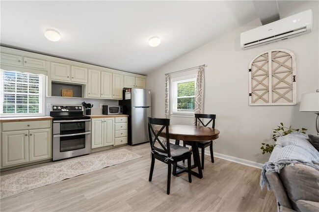 Building Photo - 1817 Hardman Ln