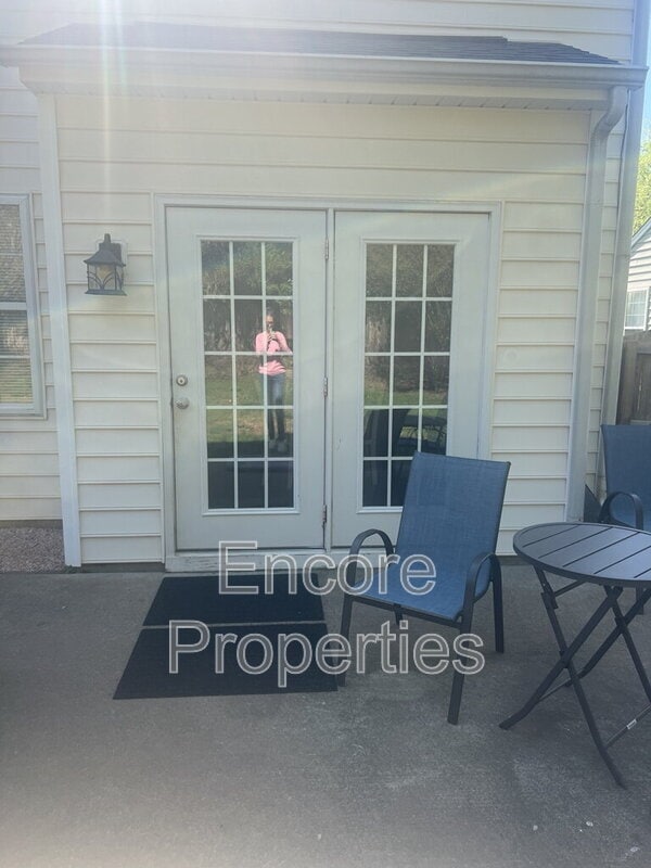 Building Photo - 242 Inkster Cove