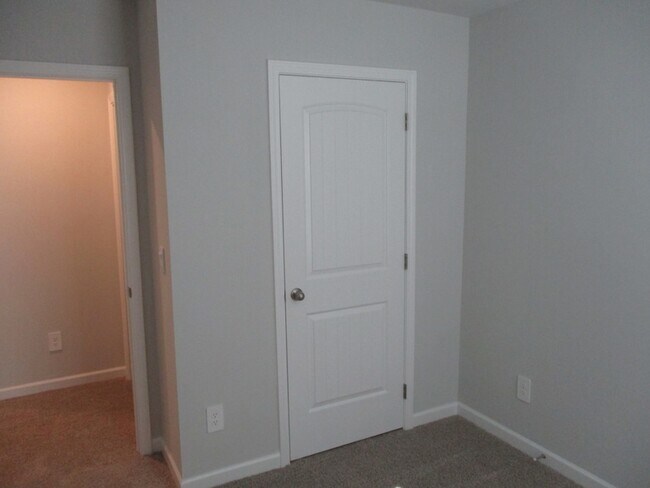 Building Photo - 515 Ferndale Pl