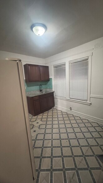 Building Photo - 1621 S 50th Ct