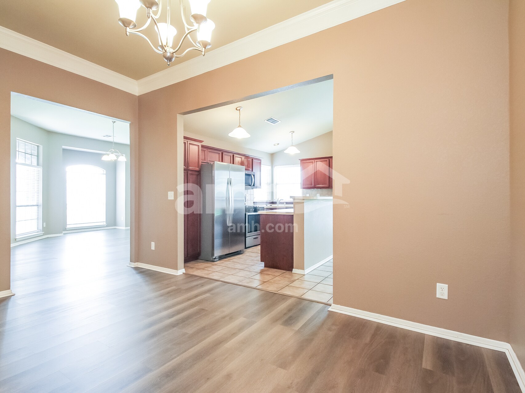 Building Photo - 1606 W Vicksburg Pl