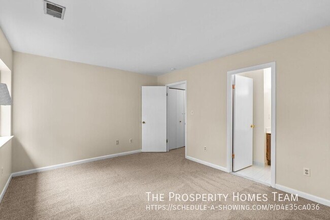 Building Photo - 2217 Lowells Glen Rd