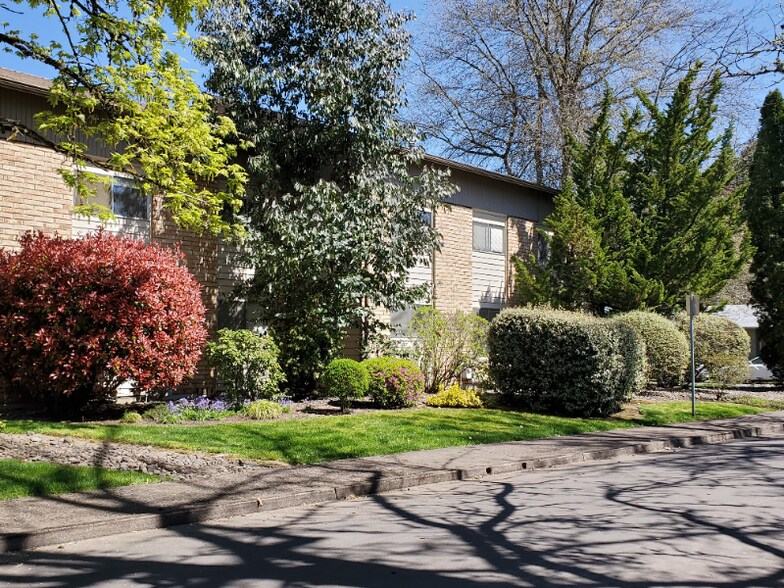 Building Photo - 620 NW 21st St