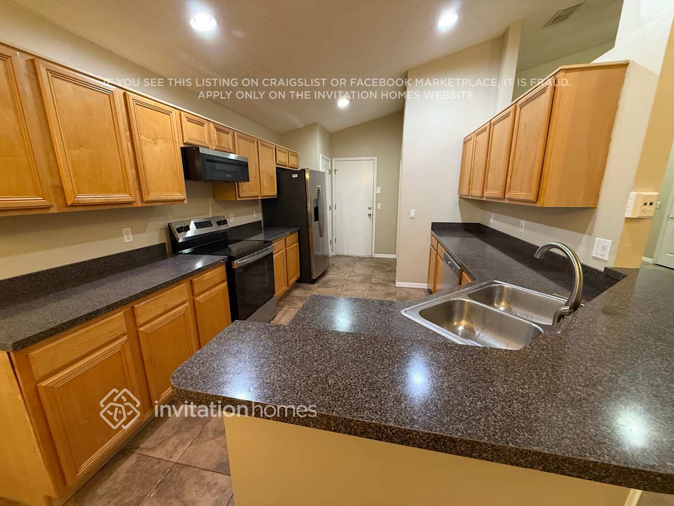 Building Photo - 3620 Seminole Dr