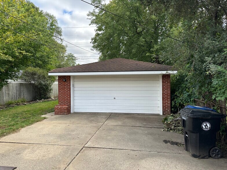 Building Photo - 20524 Fox