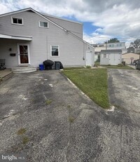 Building Photo - 525 Lee Rd