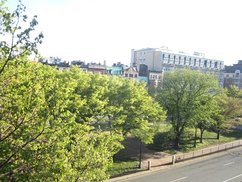 Building Photo - 471 Commonwealth Ave