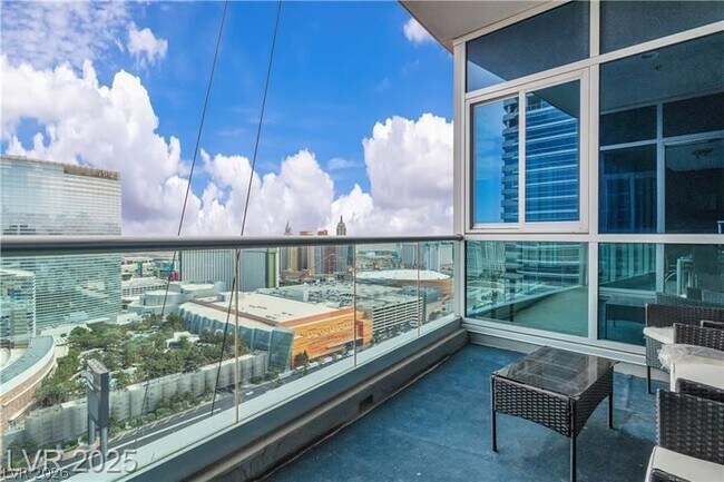 Building Photo - 4525 Dean Martin Dr