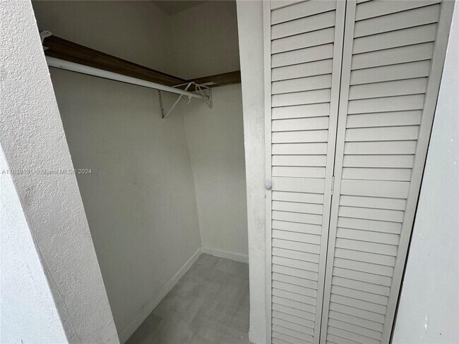 Building Photo - 1049 NW 95th St