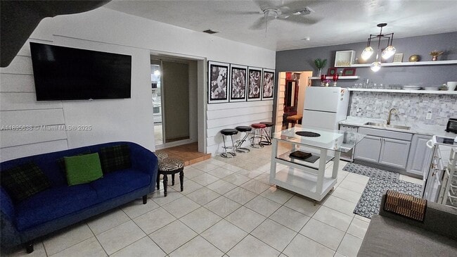 Building Photo - 4201 SW 60th Pl