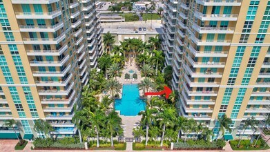 Building Photo - 700 E Boynton Beach Blvd