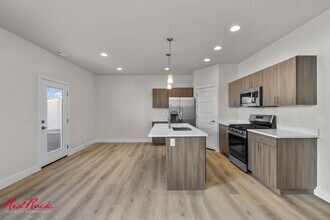 Building Photo - Brand New 3 Bedroom Townhome in Washington!
