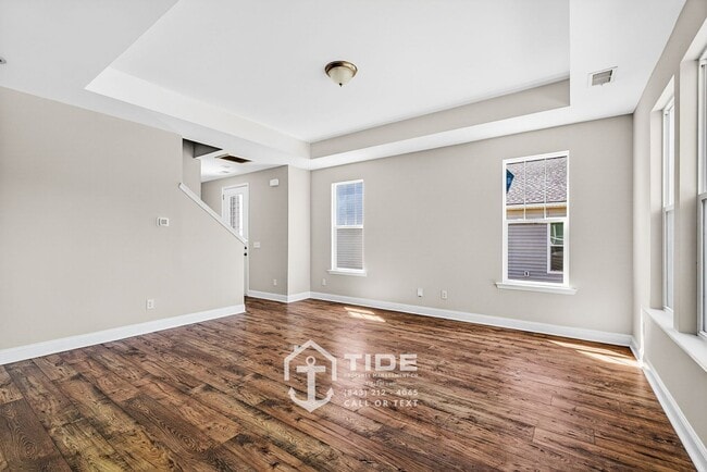 Building Photo - Modern Comfort & Easy Living in Goose Creek