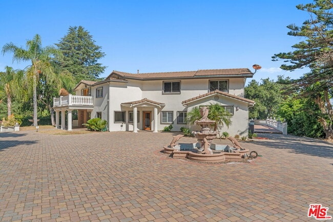 Building Photo - 3200 Oakley Dr