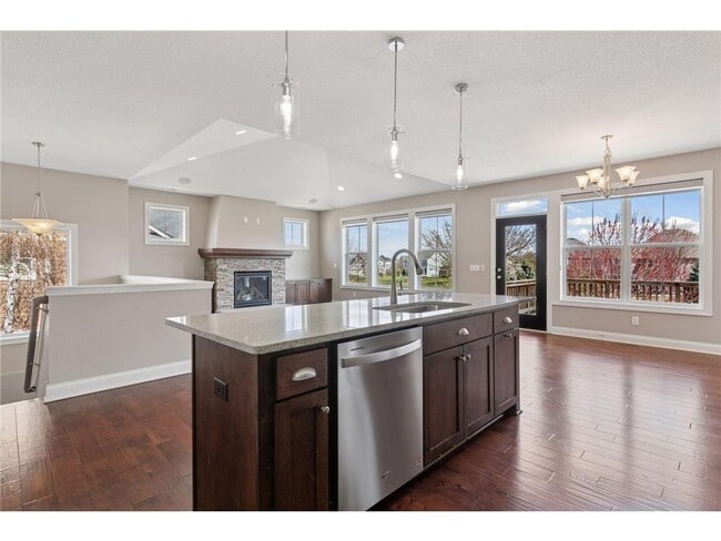 Building Photo - 16588 E Lake Dr