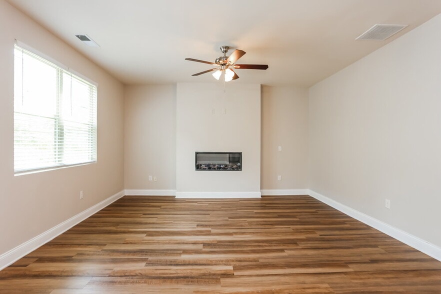 Building Photo - 516 Overo Dr