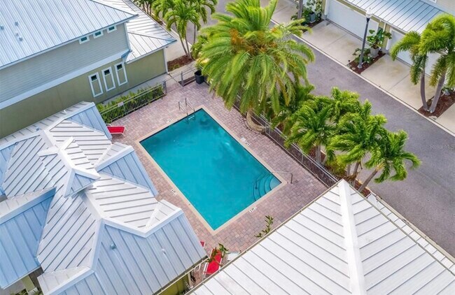 Building Photo - 118 N Fredrica Ave