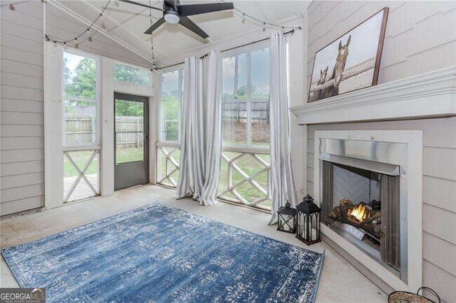 Building Photo - 5940 Park Bend Ave