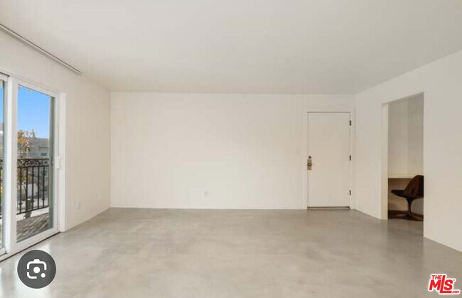Building Photo - 1125 Pico Blvd