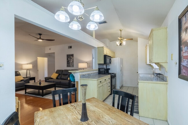 Building Photo - 5072 Big Sky Dr