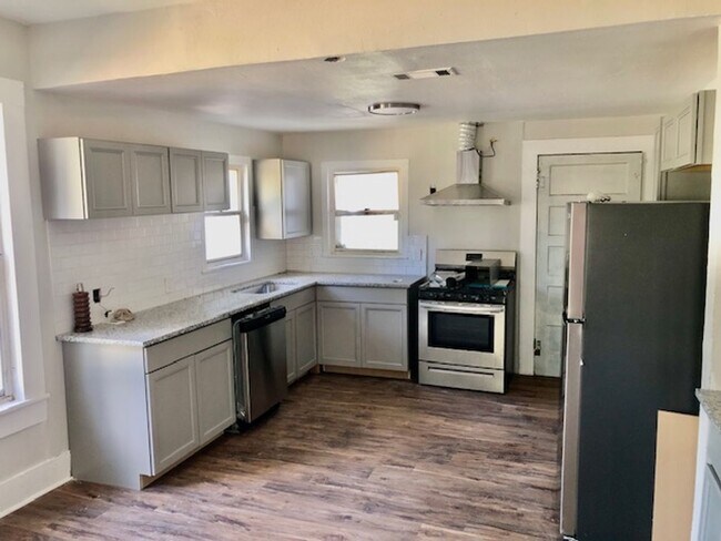 Building Photo - $500 OFF FIRST MONTH'S RENT-COMPLETE REMODEL-NORTH SHREVEPORT-BLANCHARD AREA