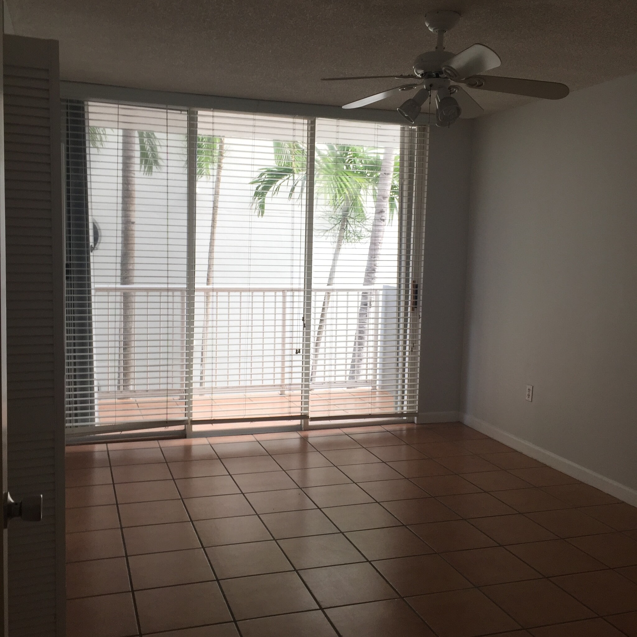 Building Photo - 7832 Collins Ave