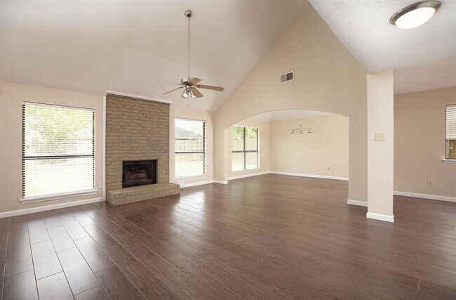 Building Photo - 3807 Cedar Valley Dr