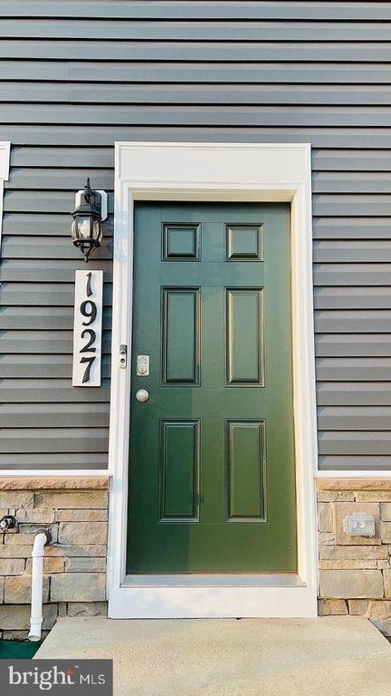 Building Photo - 1927 Fauna Dr